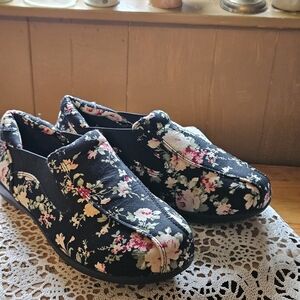 Beacon Floral Black Sneakers